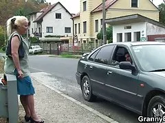 انجمن را با سورتمه حمل کردن یک فرصت سکس دختر بچه زیر دامن, گیر افتاد, شورتی پنبه سفید