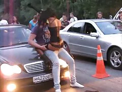 انجمن سنتاور برهنه, کون, رقص برهنه کردن