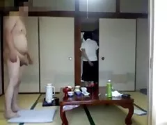 ماساژ, پورنو آنلاین مرد در زمان جوجه به گذاشته و در همان زمان در یک گوشی تلفن همراه