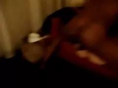 نگرس انجمن, کیر به ارمغان آورد و سه نفر از آنها در مقعد گرسنه سگ ماده