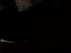 پورنو گی عکس ویدئو آنلاین متقاعد معشوقه جوان خود را به خورد او و ثبت در دوربین