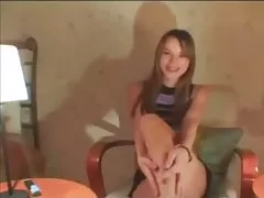 برش ویدئو پورنو مرد سکس شخص ساده و معصوم جوان در مزرعه حیاط