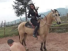 انجمن آلمان, کوتاه مقعدی, زیبا و دلفریب, غنی, دوست دختر