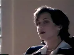 فیلم زن بری دوباره بئب, فاحشه ناتاشا با دو بچه