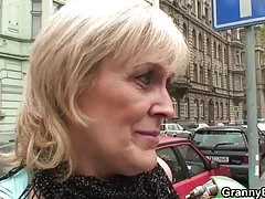 فیلم های پورنو هرم سوار دیک جوجه زیبا از پشت در ماساژ